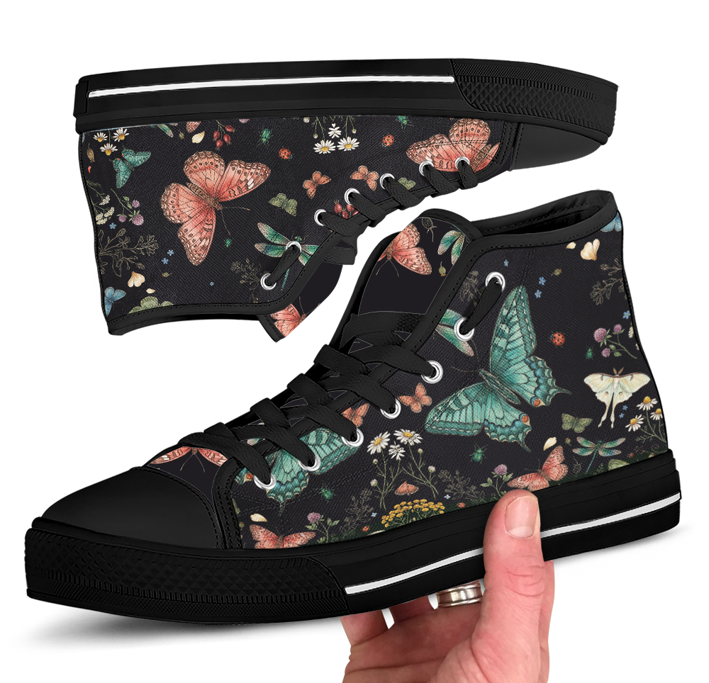 Aurelia High Tops black sole in hand