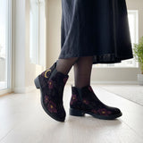 Vespertine Chelsea Boots - Indoor model